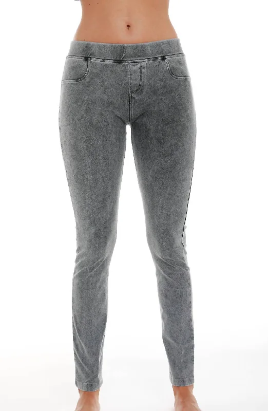Get The Latest Trends Low Rise Jegging In Charcoal