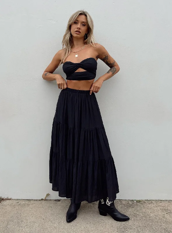 Classic Timeless Elegant Style Allie Set Black