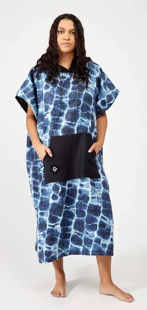 Minimalist Chic Changing Poncho Medium/Large